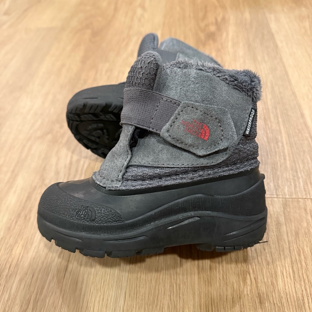 North Face Alpenglow II Winter Boot
